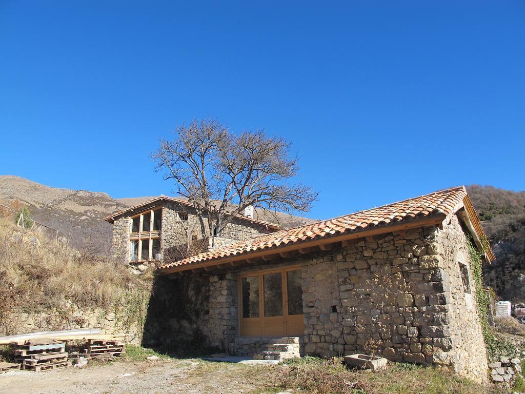 Mas Rural El Negre Hostel Ogassa Exterior photo